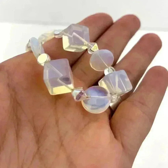 Moonstone Glass Chunky Beaded Necklace Iridescent Cube Silver Tone 16" - Picture 7 of 16